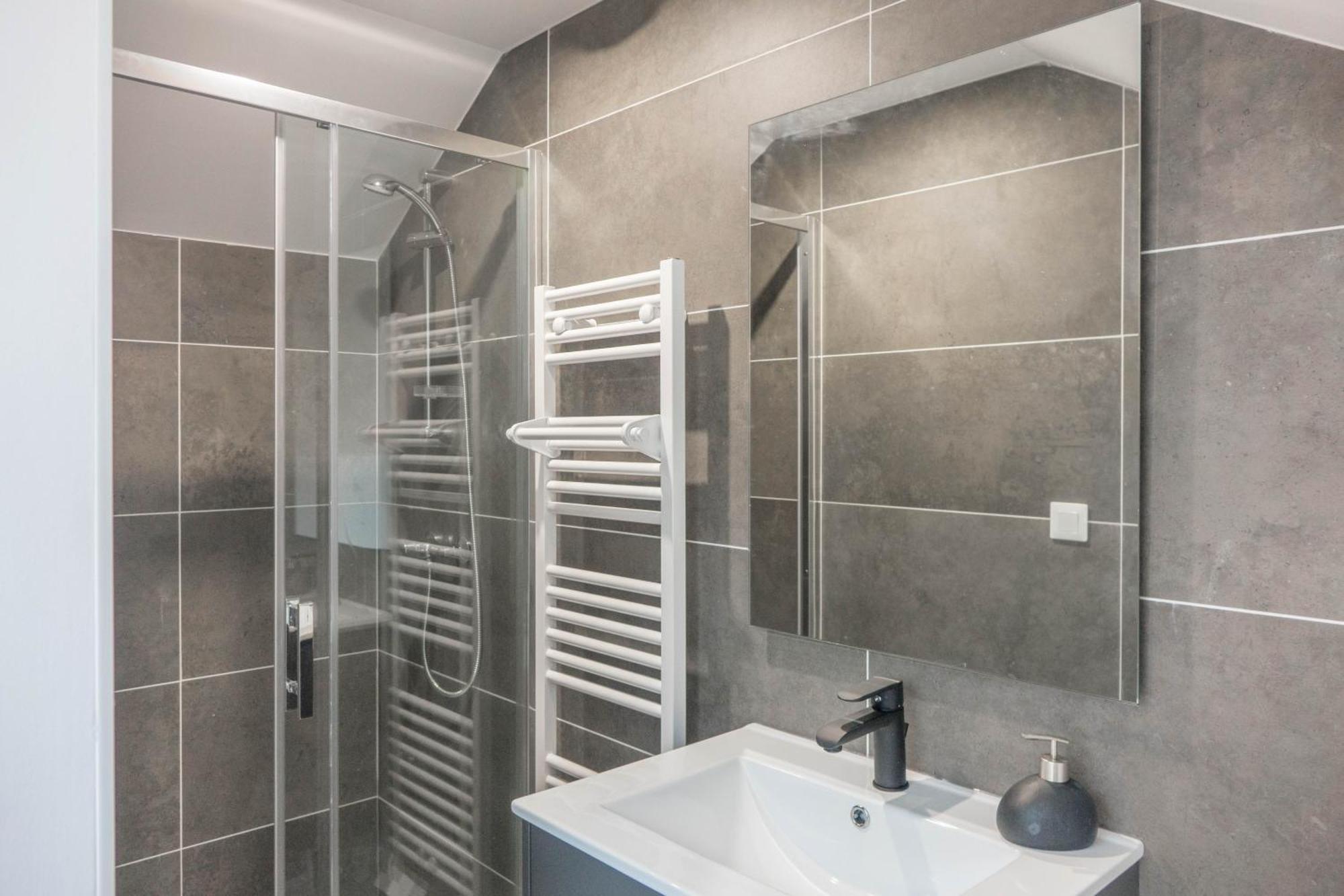 Beau Quartier Et Central, Maison Spacieuse Avec Cour, 3 Chambres, 3 Salles De Bains A 10 Min A Pied De La Gare Orléans Exteriér fotografie