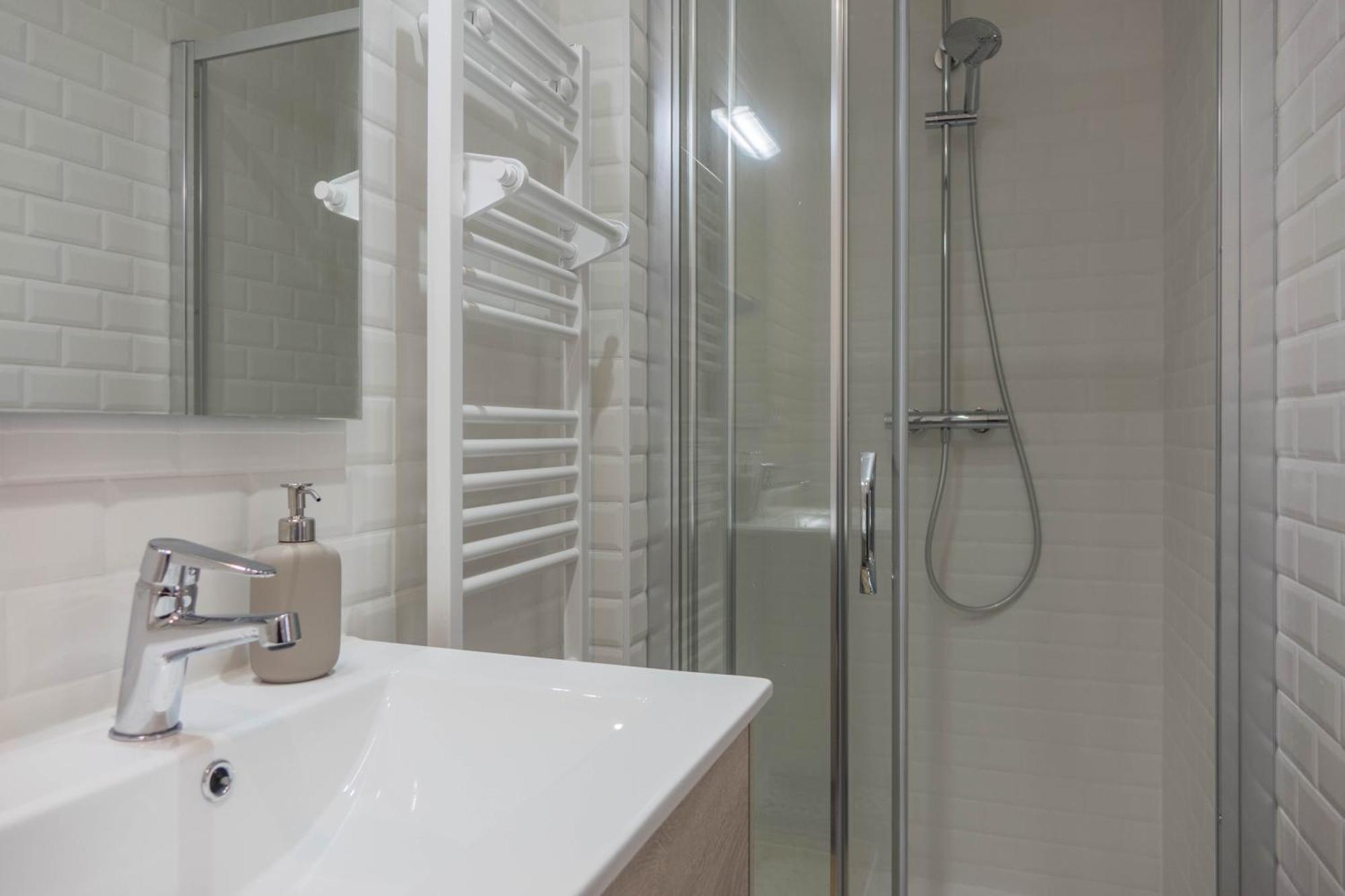 Beau Quartier Et Central, Maison Spacieuse Avec Cour, 3 Chambres, 3 Salles De Bains A 10 Min A Pied De La Gare Orléans Exteriér fotografie